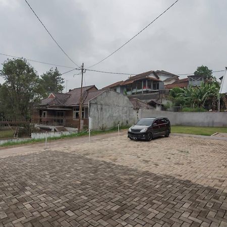 Reddoorz Plus Near Lembang Park & Zoo Экстерьер фото