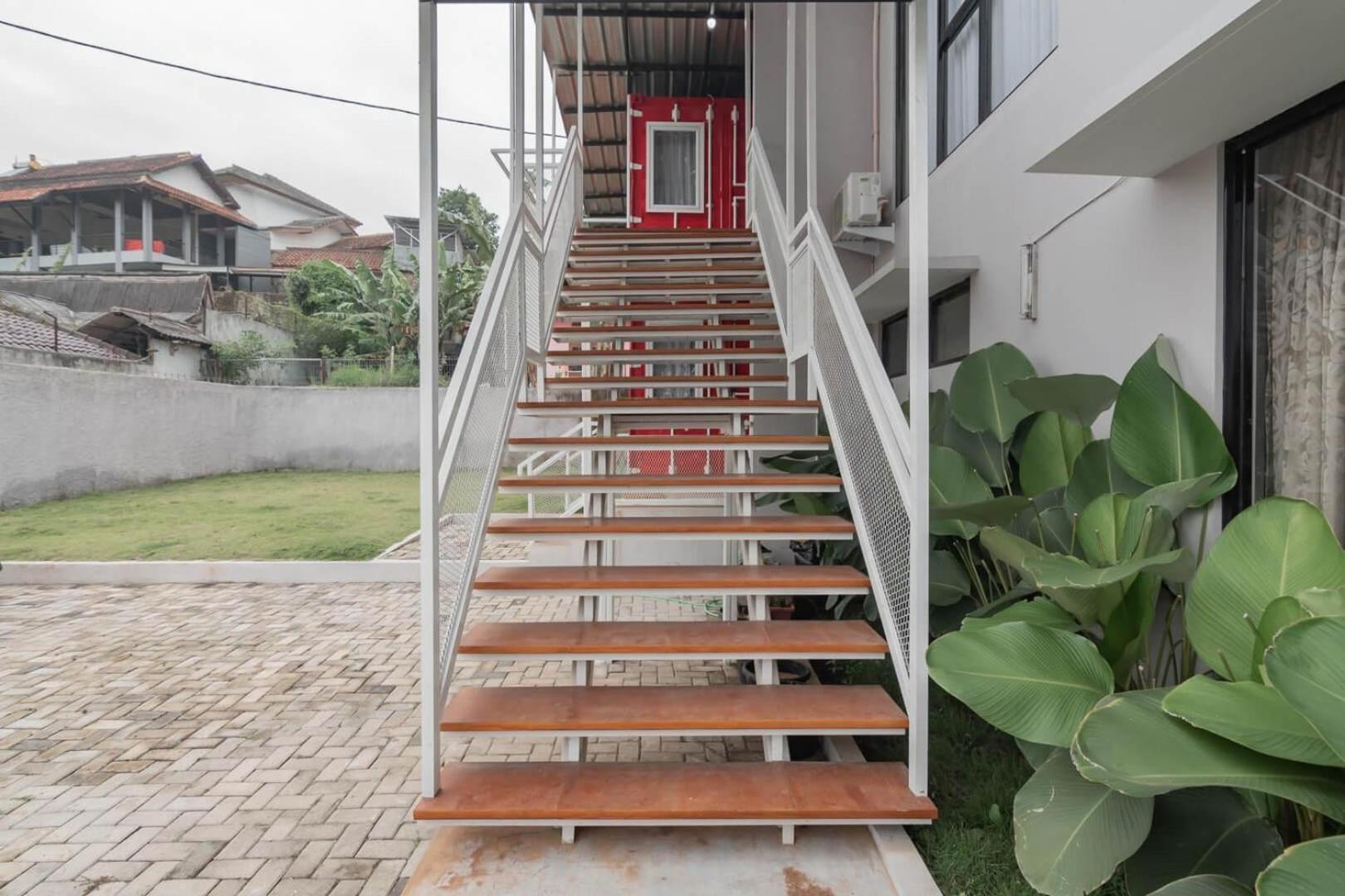 Reddoorz Plus Near Lembang Park & Zoo Экстерьер фото